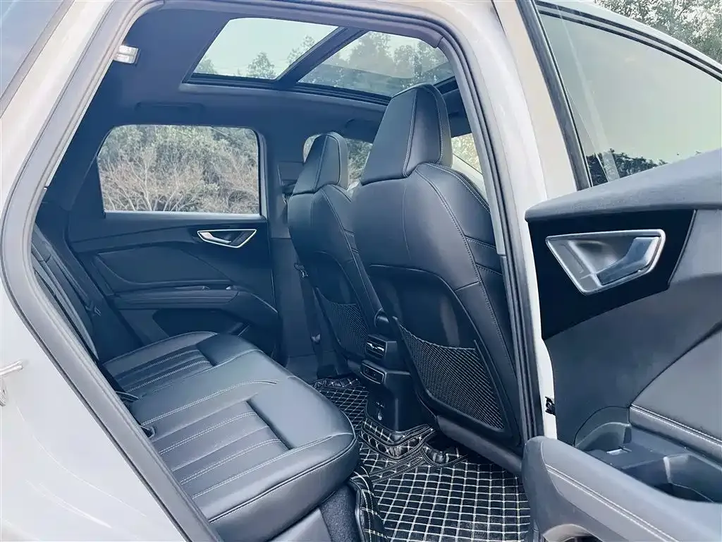 Audi Q4 e-tron 2024 из CN, фото 3