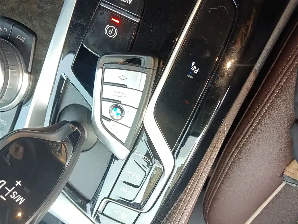 BMW 5 Series 2021 из CN, фото 7