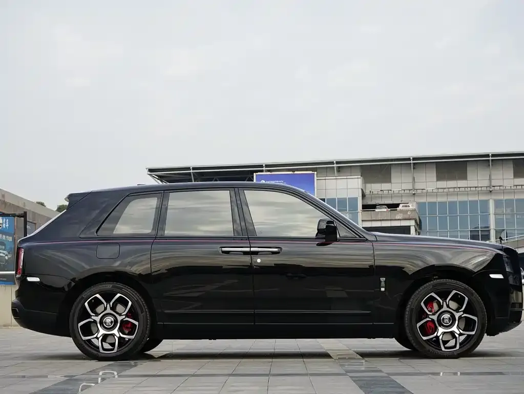 Rolls-Royce Cullinan 2023 из CN, фото 3