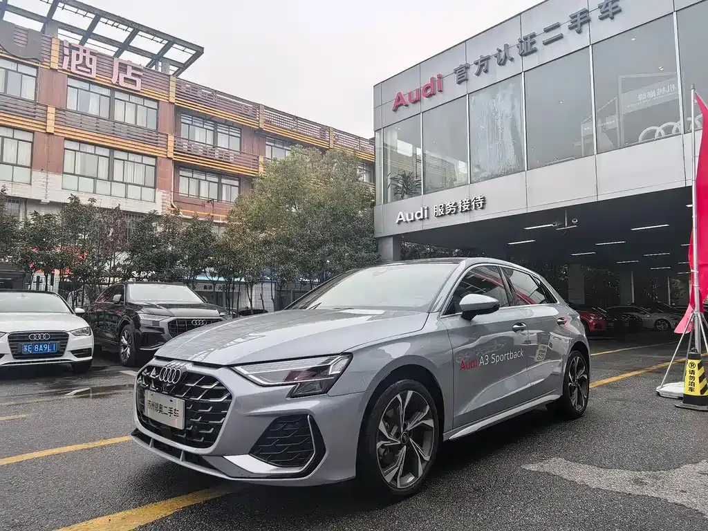 Audi A3 2024 из CN, фото 1