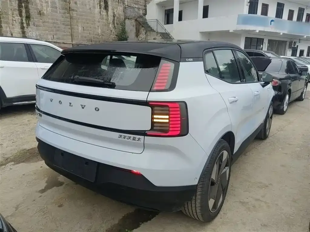 Volvo EX30 2026 из CN, фото 10