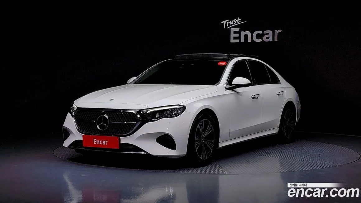 Mercedes-Benz E-Class — фото 1