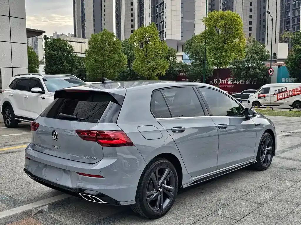 Volkswagen Golf 2022 из CN, фото 10