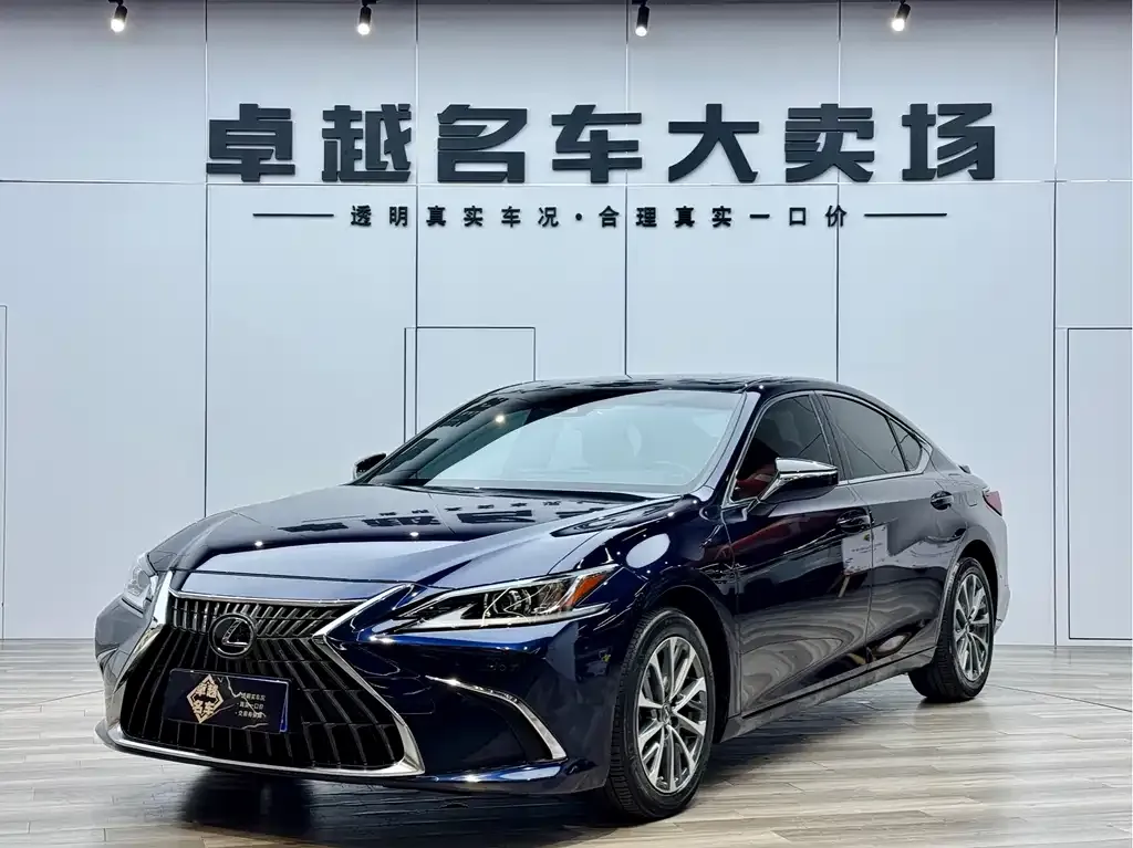 Lexus ES — фото 1