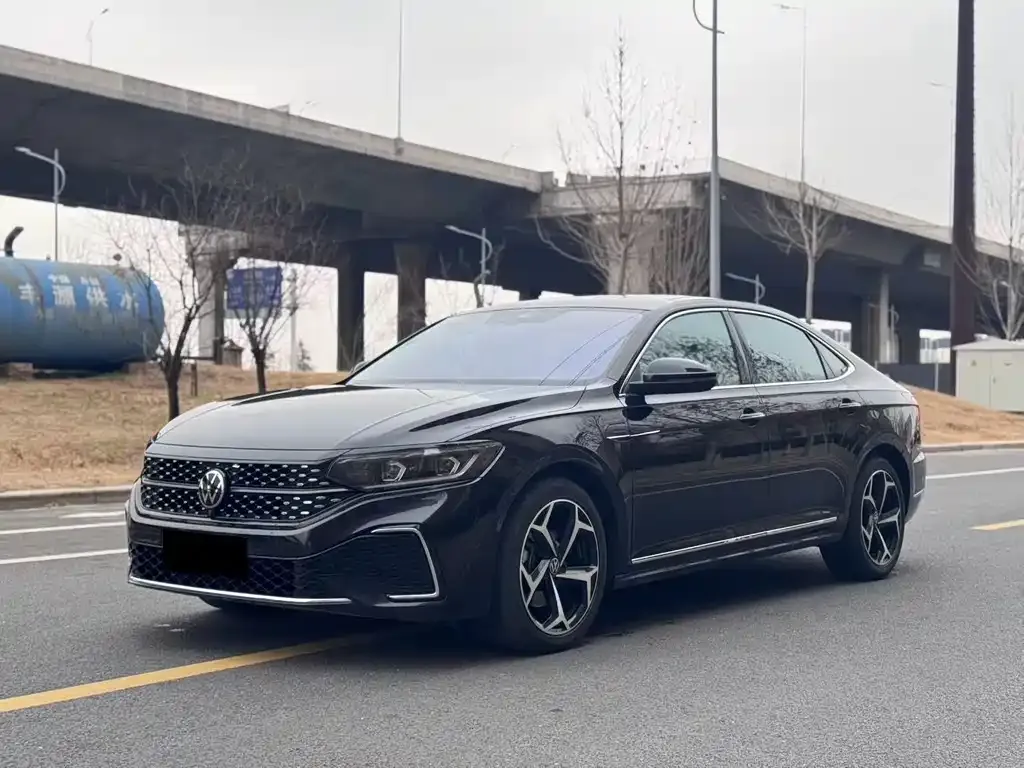 Volkswagen Passat 2024 из CN, фото 2