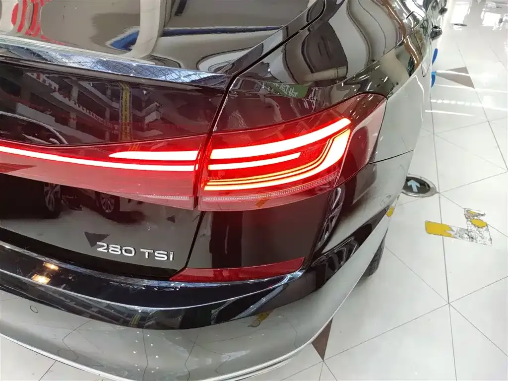 Volkswagen Passat 2023 из CN, фото 3