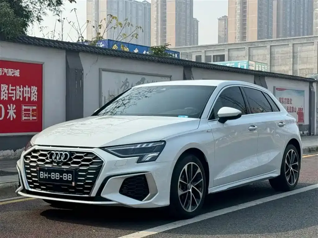 Audi A3 2022 из CN, фото 1
