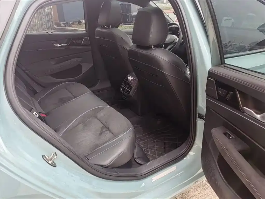 Volkswagen Passat 2024 из CN, фото 7