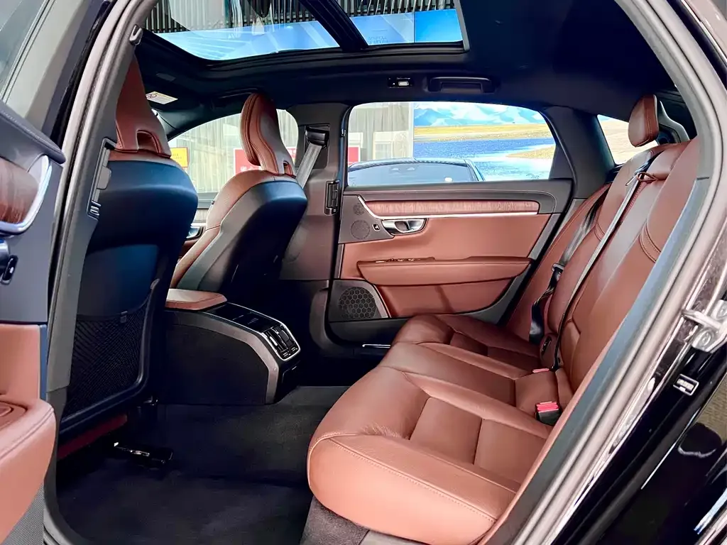 Volvo S90 2022 из CN, фото 2