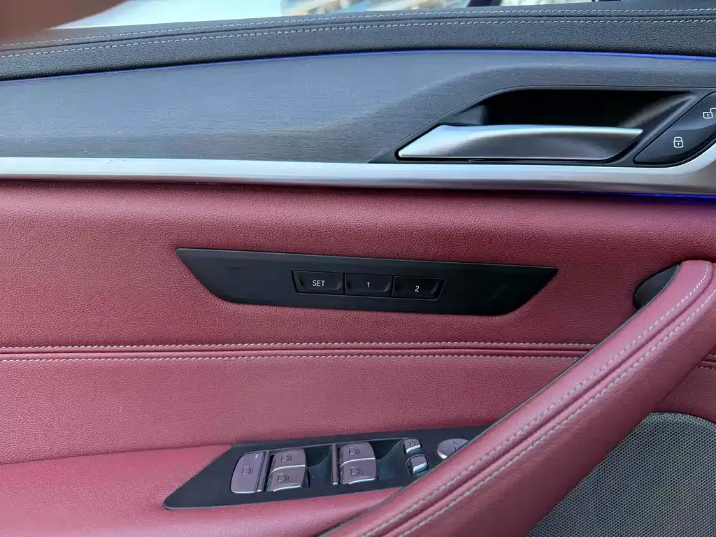 BMW 5 Series 2023 из CN, фото 6