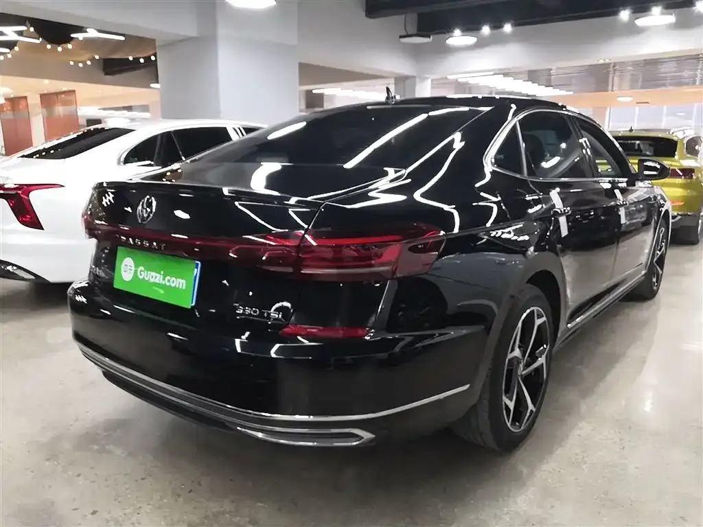 Volkswagen Passat 2023 из CN, фото 2