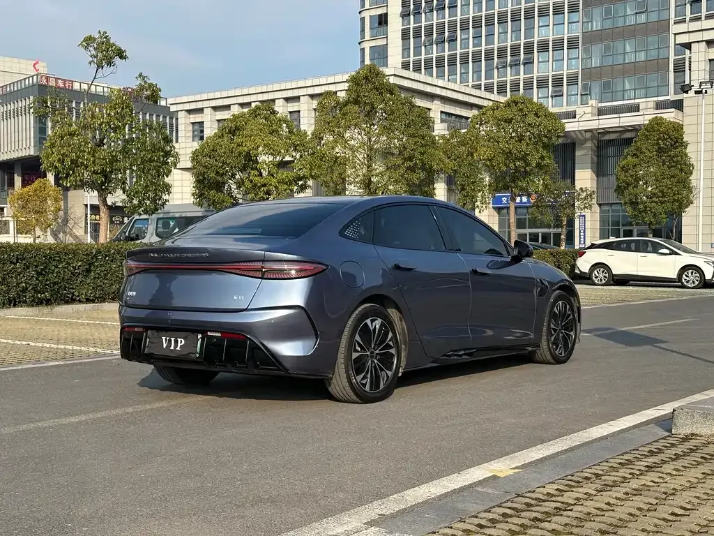 BYD Seal — фото 9