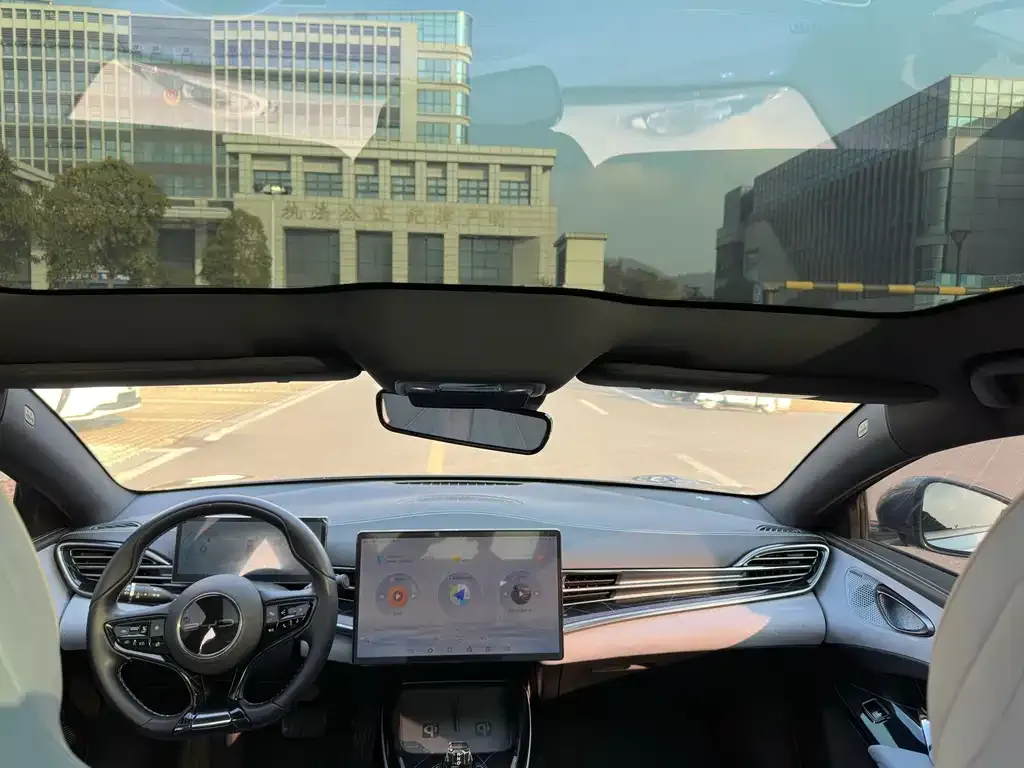 BYD Seal — фото 4