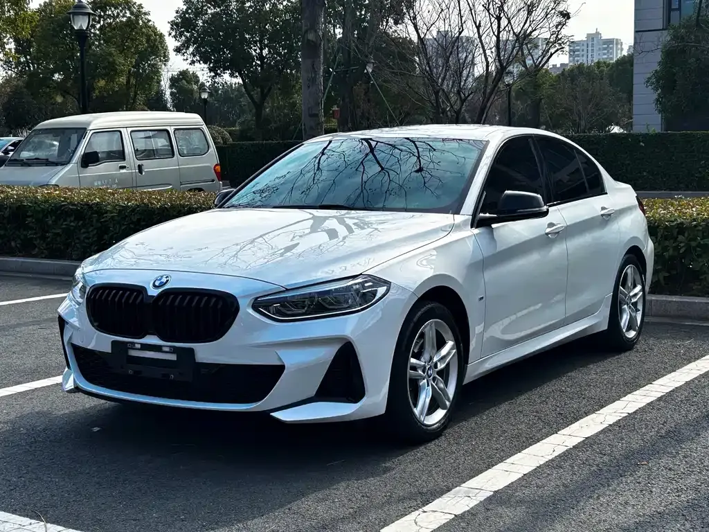 BMW 1 Series — фото 1