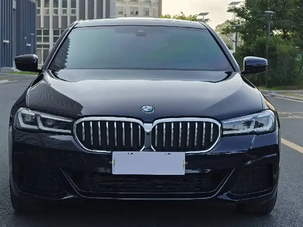 BMW 5 Series — фото 2