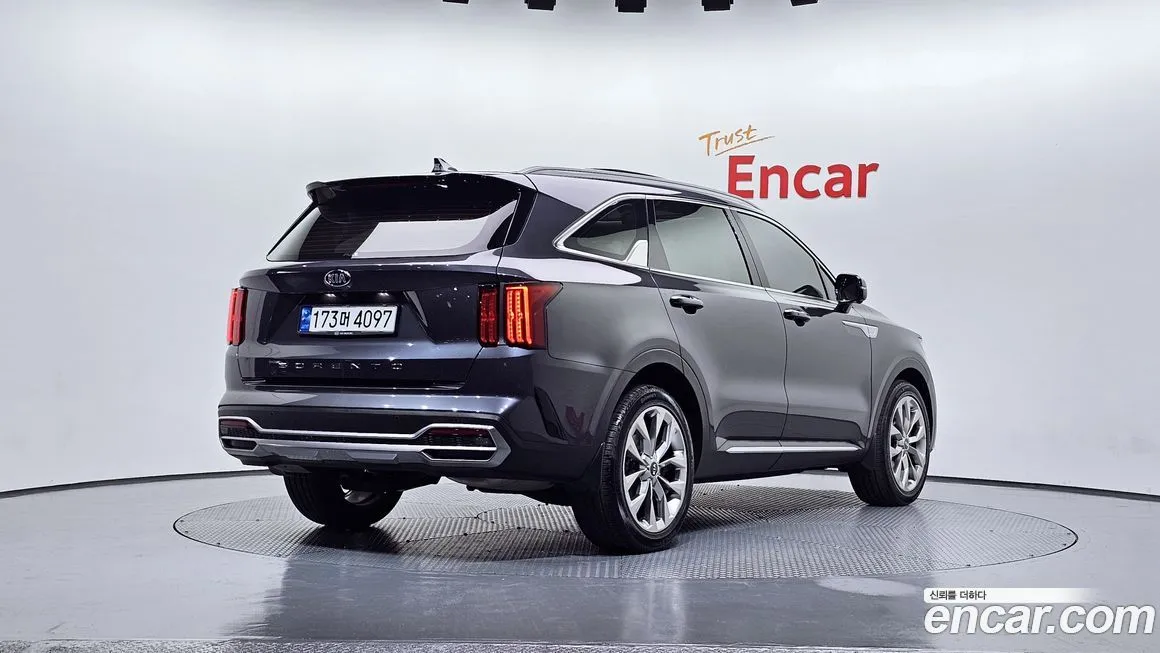 Kia Sorento — фото 10