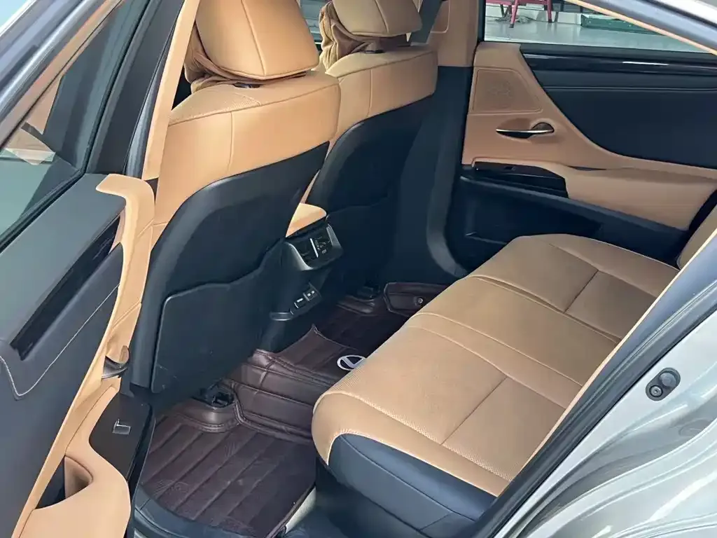 Lexus ES 2023 из CN, фото 5