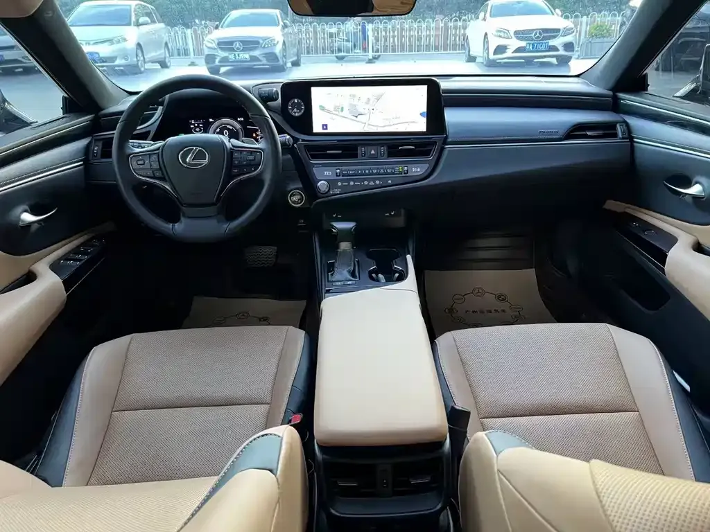 Lexus ES 2023 из CN, фото 2