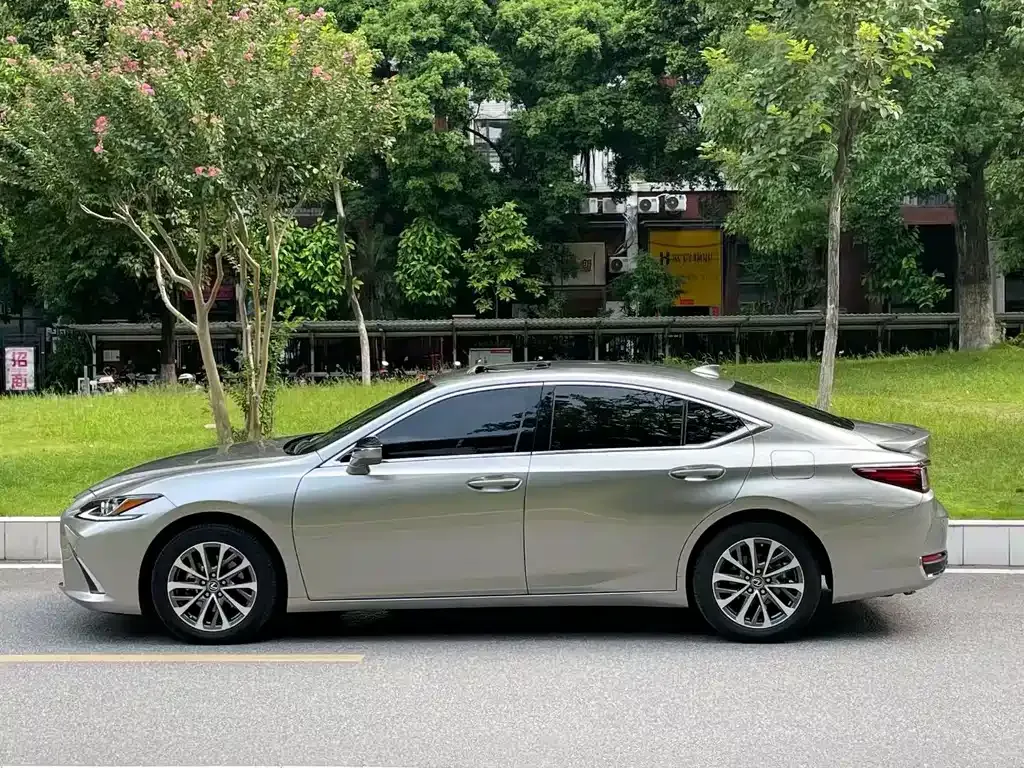 Lexus ES 2023 из CN, фото 8