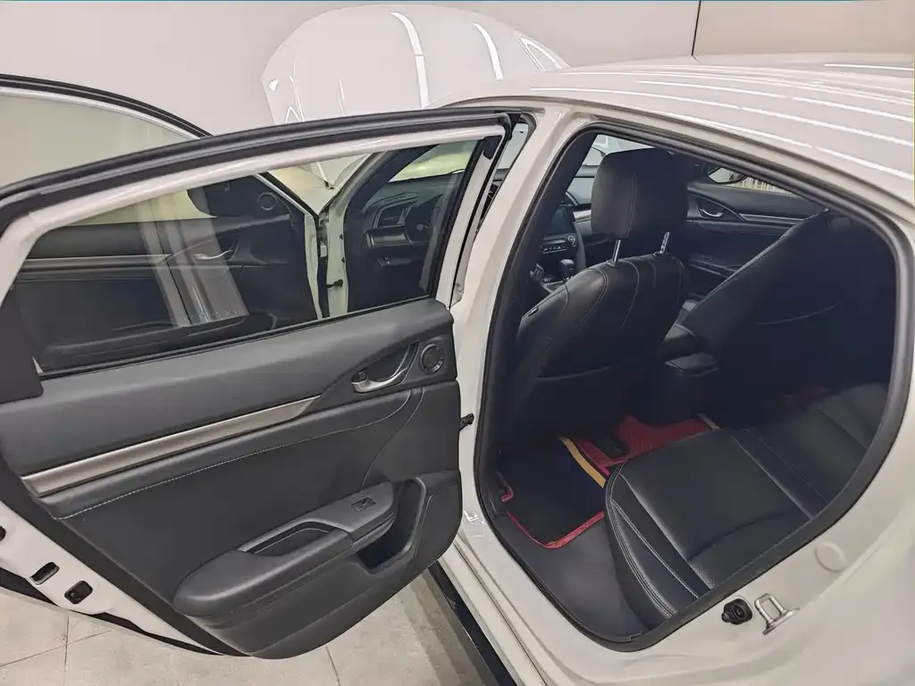 Honda Civic — фото 10