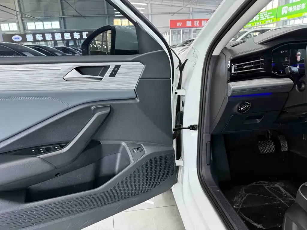 Volkswagen Sagitar 2022 из CN, фото 6