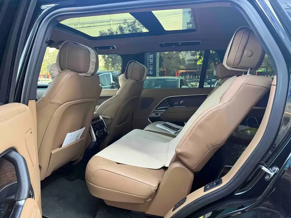 Land Rover Range Rover 2024 из CN, фото 2