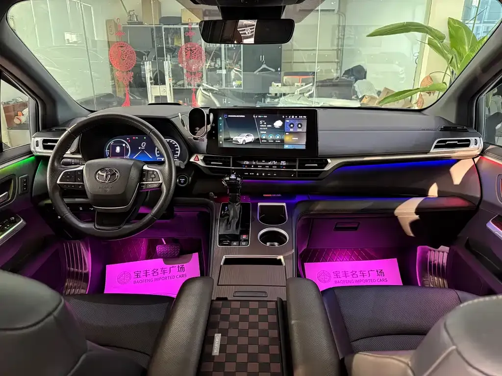 Toyota Granvia 2025 из CN, фото 9