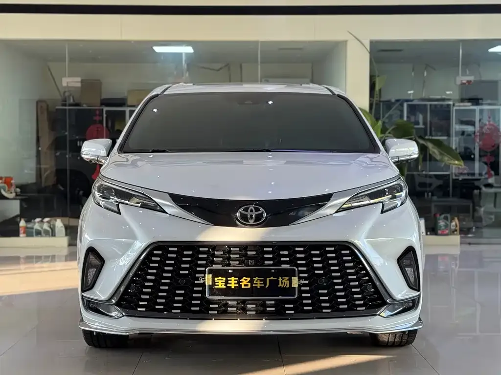 Toyota Granvia 2025 из CN, фото 4