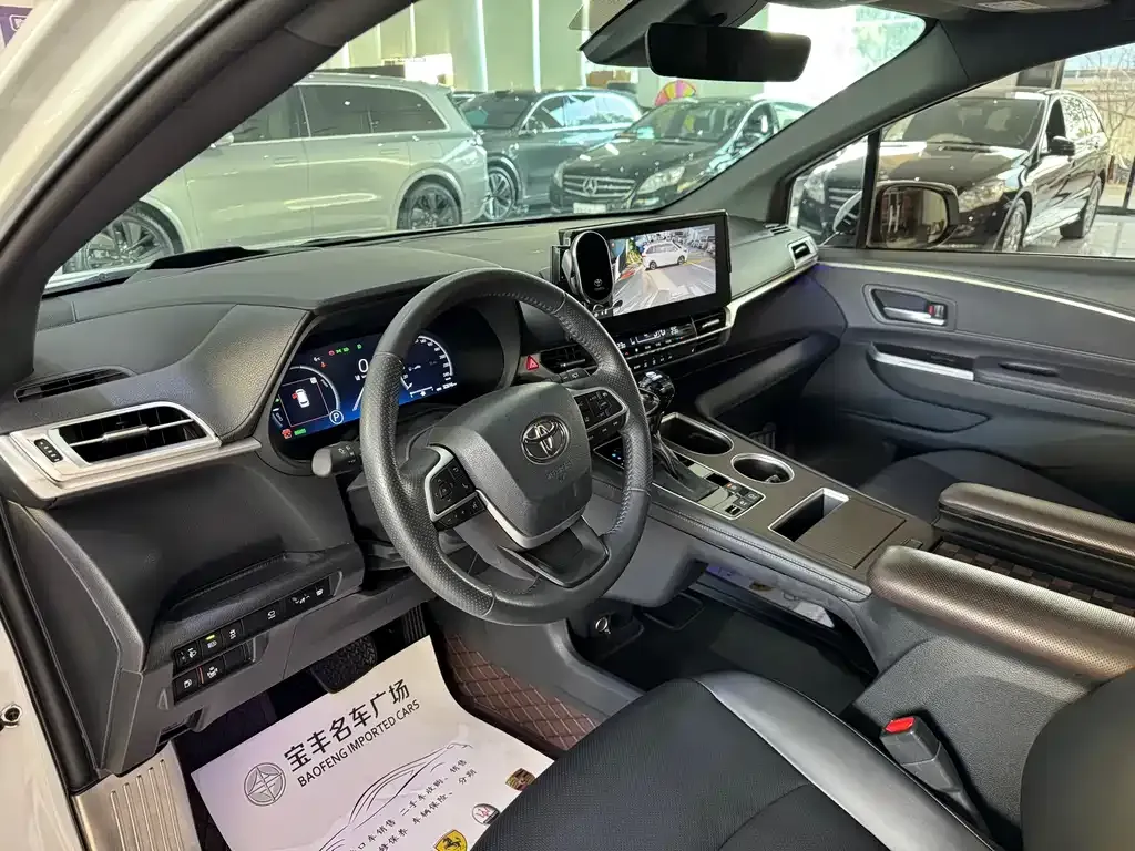 Toyota Granvia 2025 из CN, фото 10