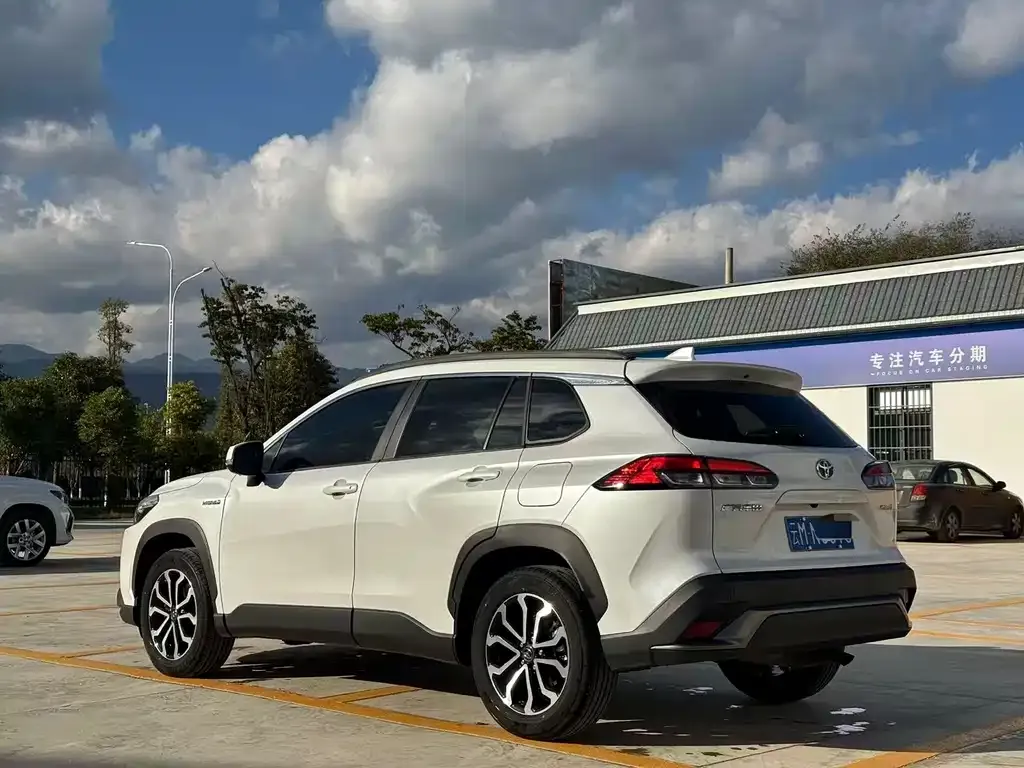 Toyota Frontlander 2023 из CN, фото 3