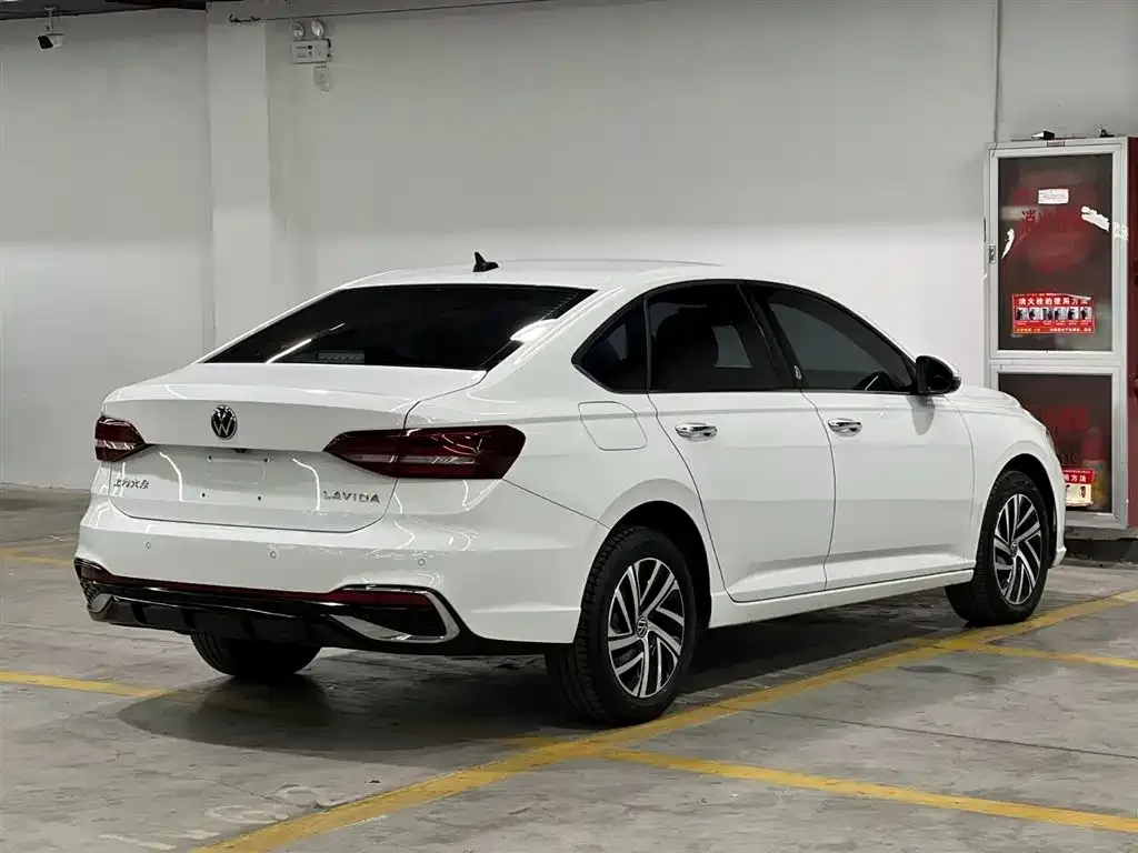 Volkswagen Lavida 2023 из CN, фото 9