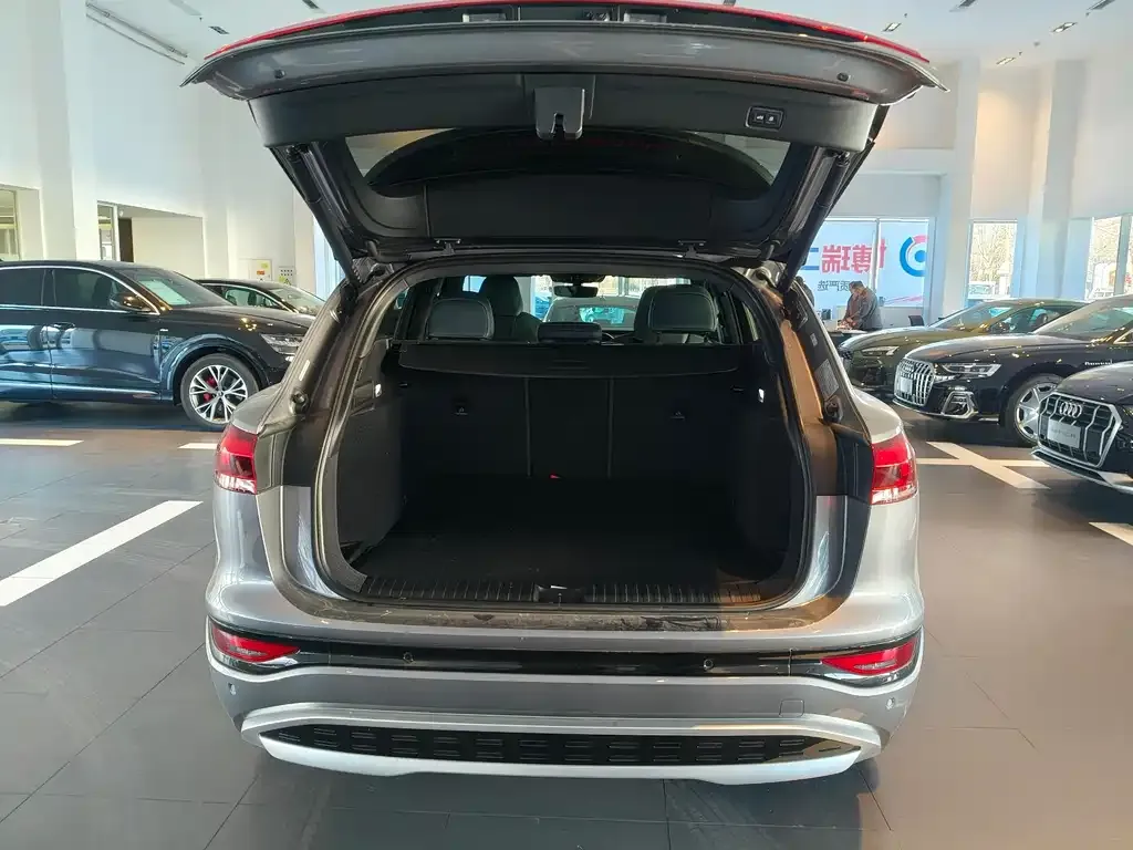 Audi Q6L e-tron — фото 4