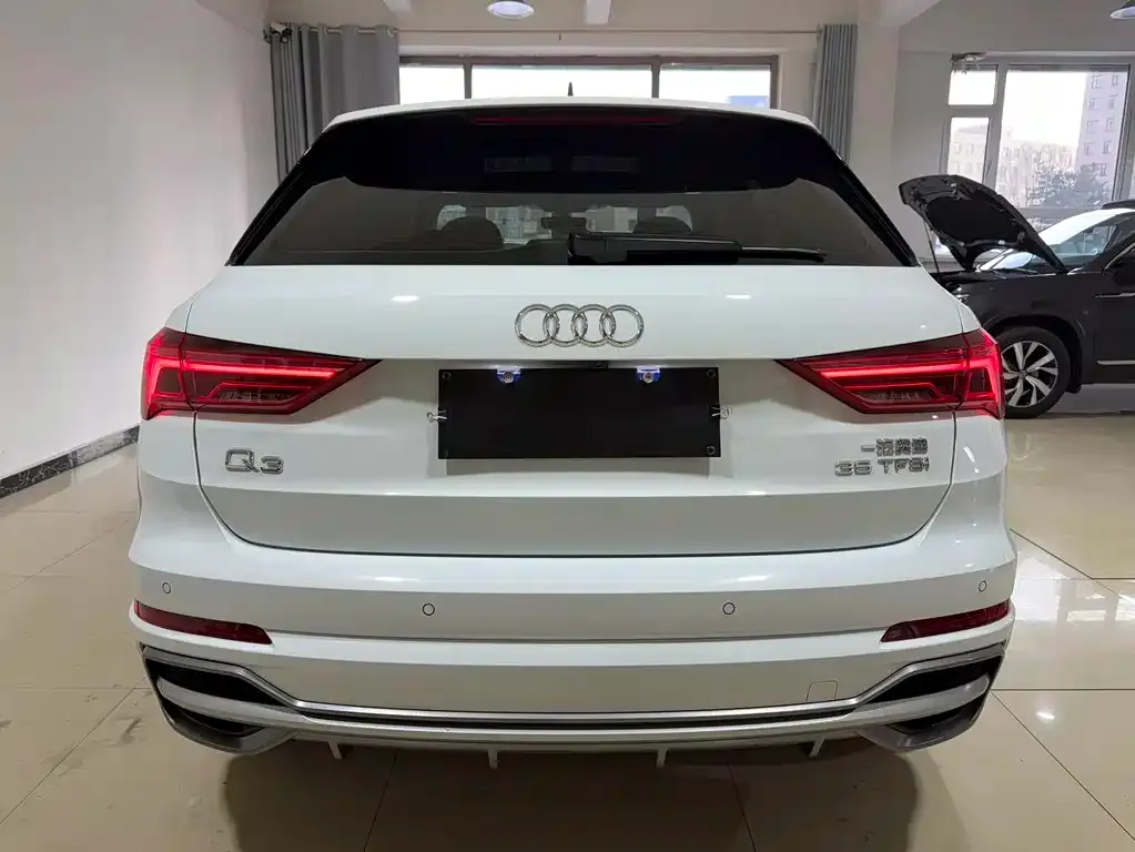Audi Q3 — фото 9