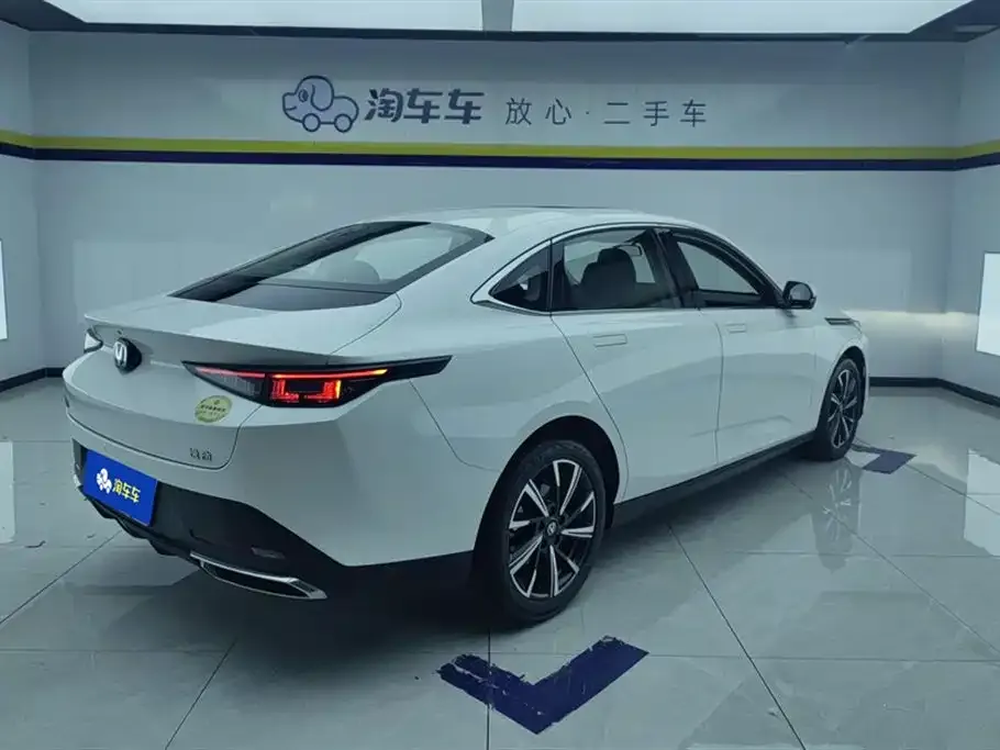 Changan Eado — фото 5