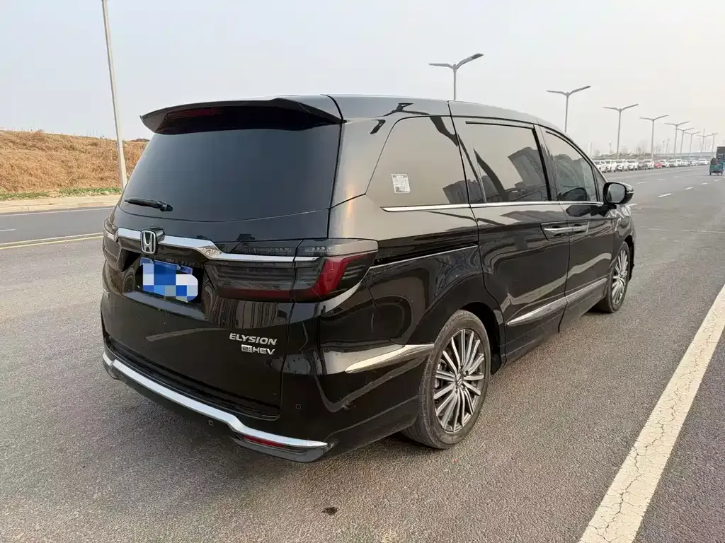 Honda Elysion 2023 из CN, фото 6