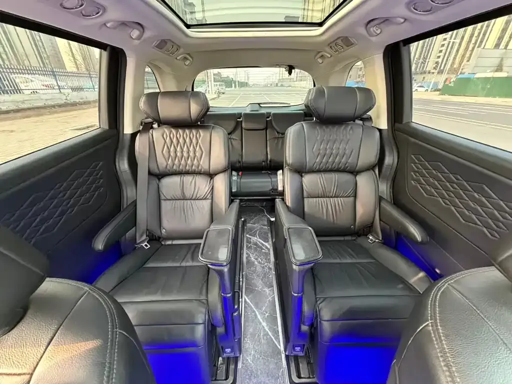 Honda Elysion 2023 из CN, фото 8