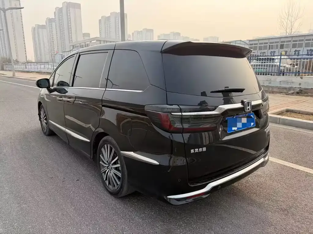 Honda Elysion 2023 из CN, фото 4