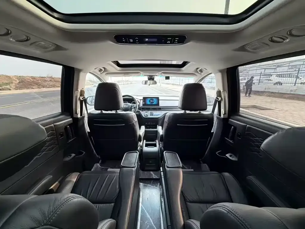 Honda Elysion 2023 из CN, фото 5