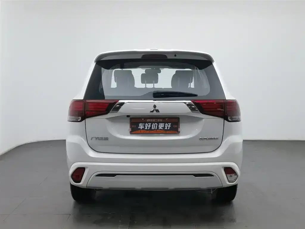 Mitsubishi Outlander 2023 из CN, фото 3