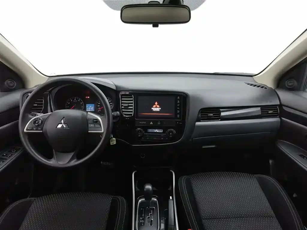 Mitsubishi Outlander 2023 из CN, фото 8
