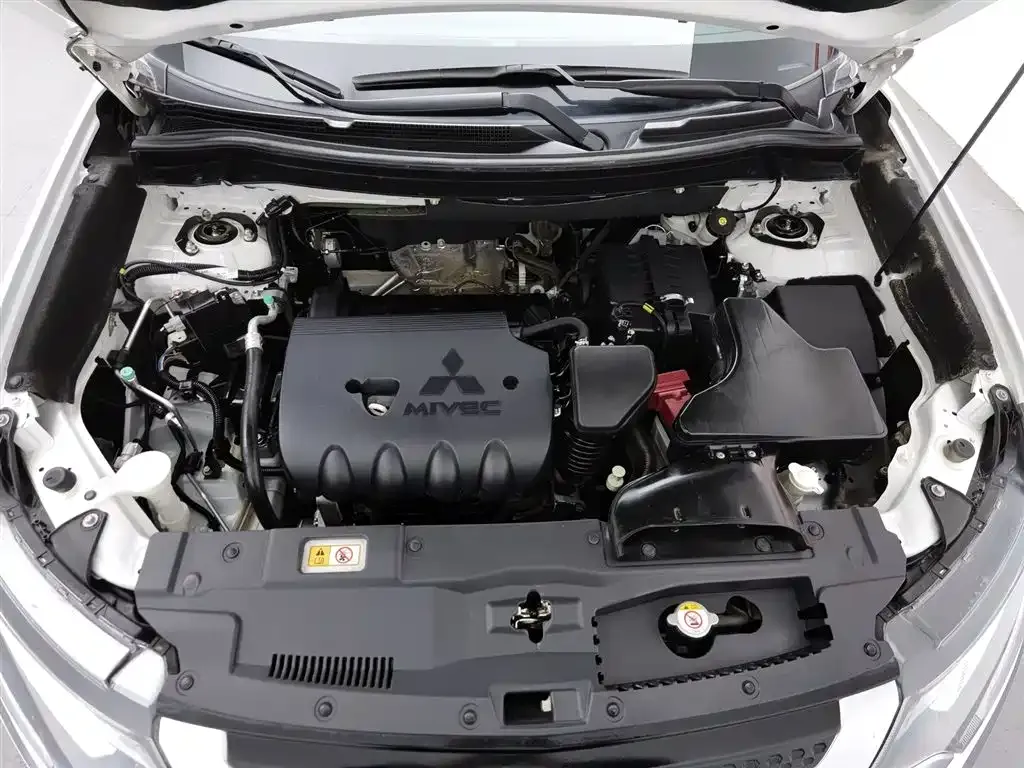 Mitsubishi Outlander 2023 из CN, фото 7