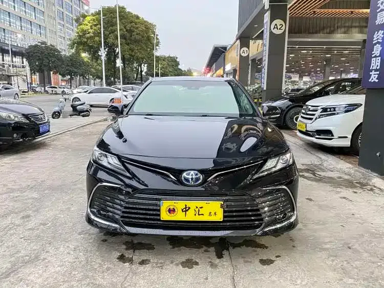 Toyota Camry — фото 5