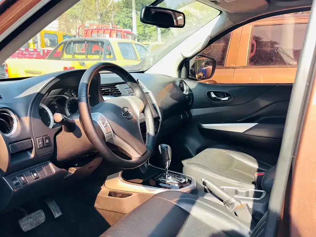 Nissan Navara 2021 из CN, фото 9