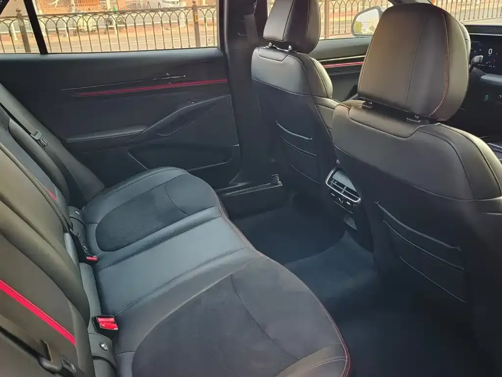 Ford Mondeo 2023 из CN, фото 2