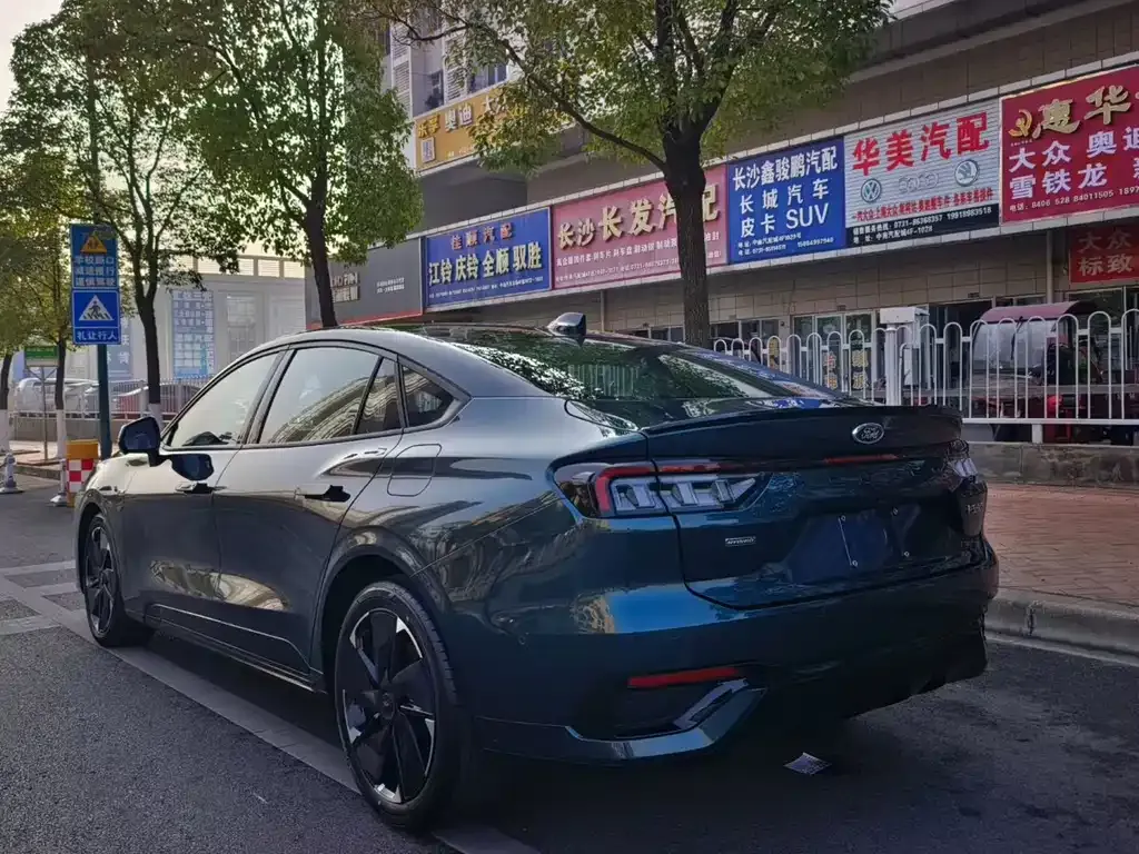 Ford Mondeo 2023 из CN, фото 5
