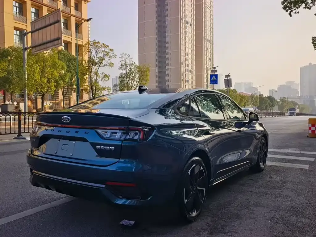 Ford Mondeo 2023 из CN, фото 9