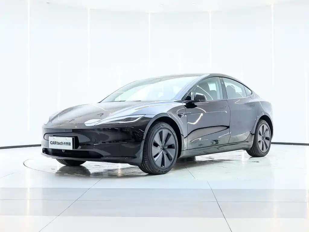 Tesla Model 3 — фото 7