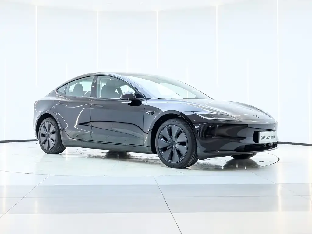 Tesla Model 3 — фото 8