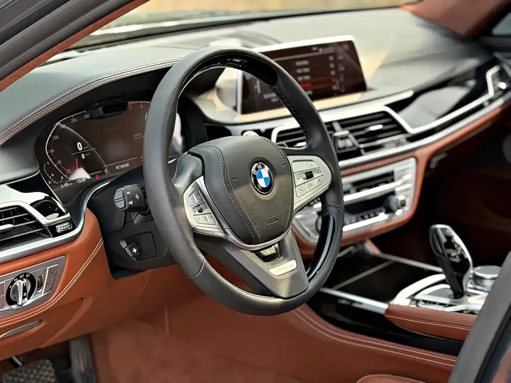 BMW 7 Series 2021 из CN, фото 2