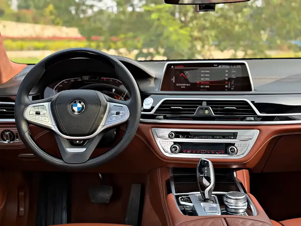 BMW 7 Series 2021 из CN, фото 10